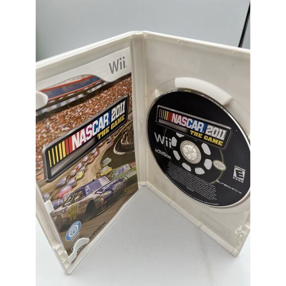 NASCAR 2011 The Game (Nintendo Wii, 2011) CIB - Picture 4 of 11